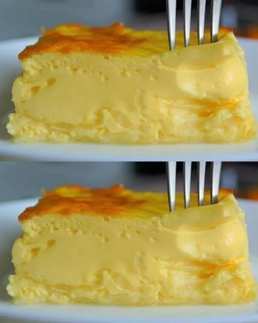 Omletă delicioasă servită la mic dejun cu legume proaspete